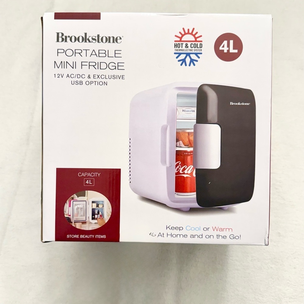 Brookstone Portable Mini Fridge Black Dorm Beauty Office Cooler NWT